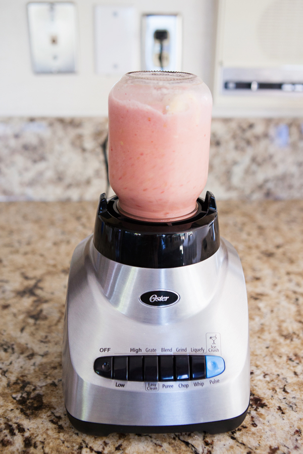 Mason Jar Blender Smoothie