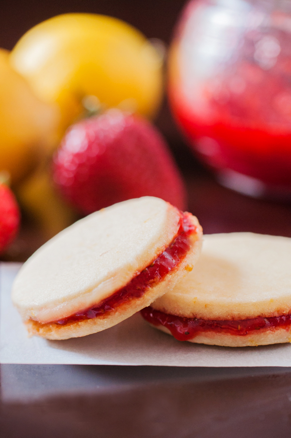 Strawberry Lemonade Cookie Sandwiches-1