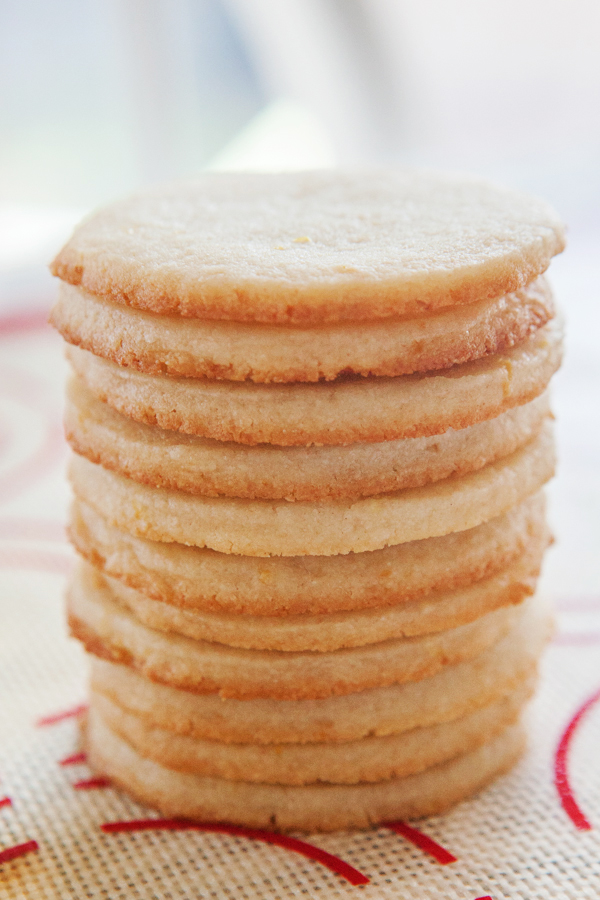 Strawberry Lemonade Cookie Sandwiches-17