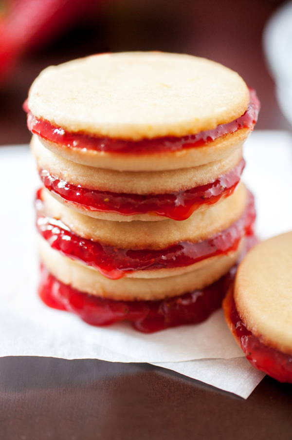 Strawberry Lemonade Cookie Sandwiches-5