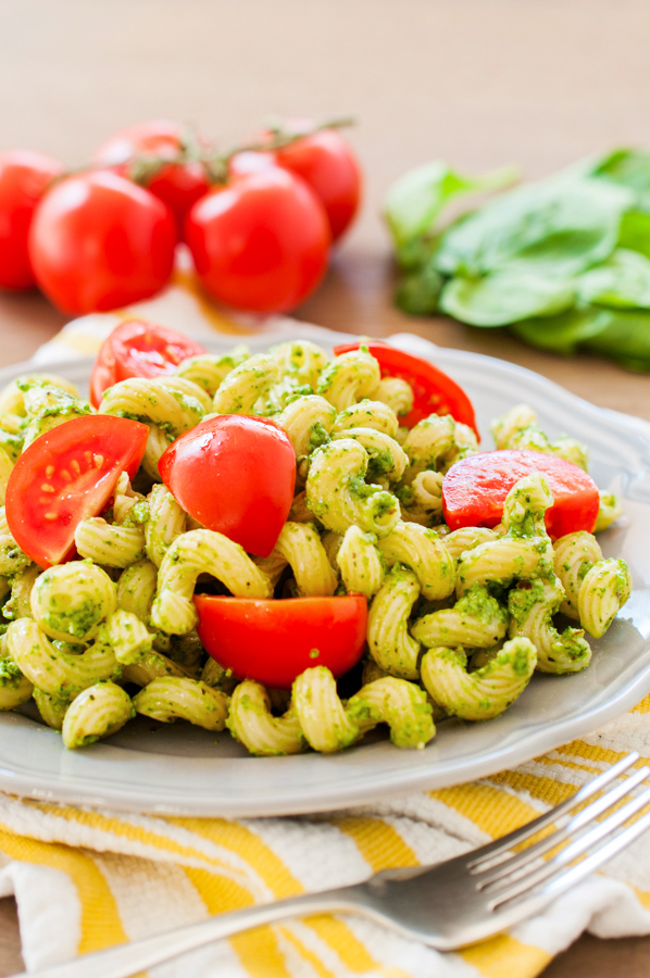 spinach, asiago, cheese, mint, pesto, pasta, Italian, sandwich, spinach and mint pesto