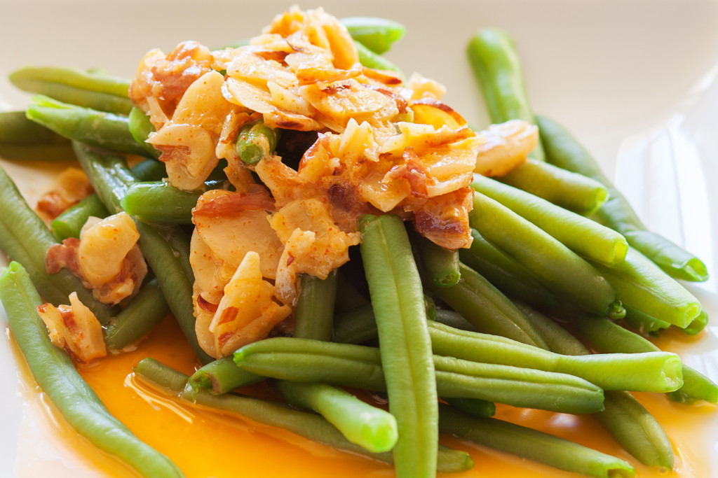 Dress up vegetables and fish with this tangy and spicy amandine! 