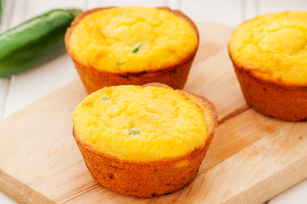 Jalapeño cheddar cornbread muffins. Crackly exterior, ultra-moist interior, and a punch of cheesy and jalapeño-y flavor! 