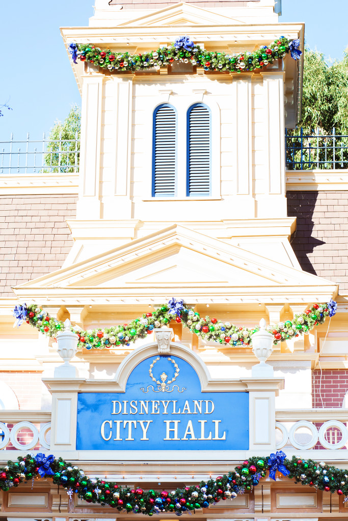 Disney Details: Holidays at the Disneyland Resort