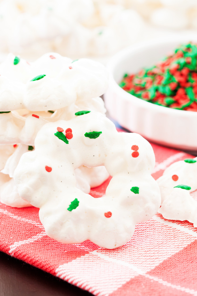 Bring these meringue wreaths to your next holiday party and add some cheer to the holiday table. 