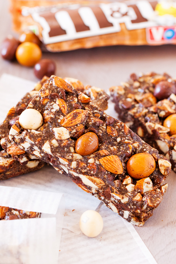 Calling all coffee lovers. These Chewy Café Mocha Nut Bars have an intense chocolate and espresso flavor, making for a fabulous and satiating snack.