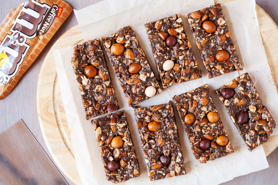 Calling all coffee lovers. These Chewy Café Mocha Nut Bars have an intense chocolate and espresso flavor, making for a fabulous and satiating snack.