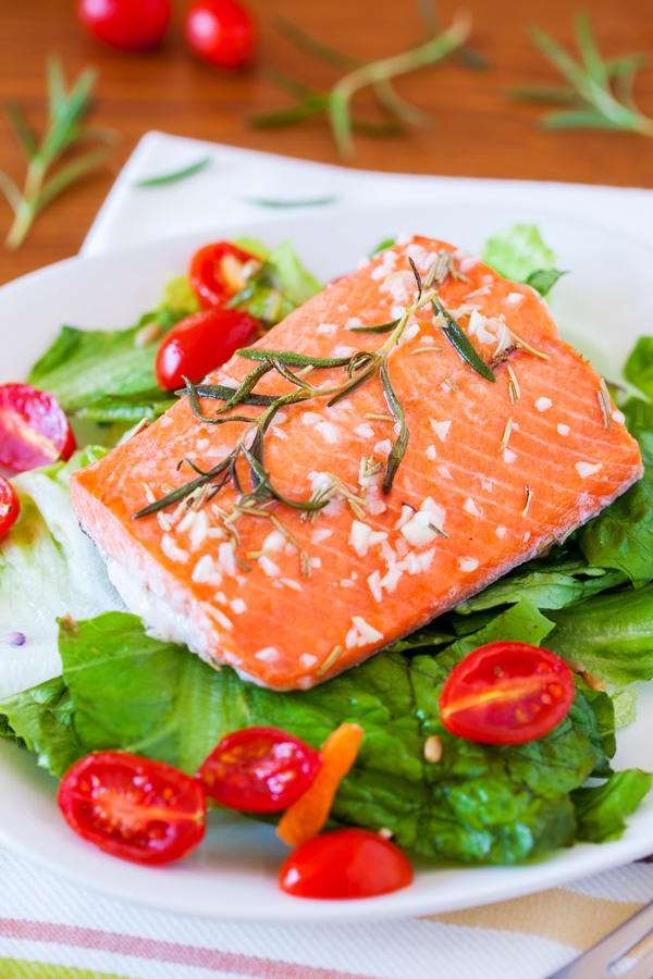 Spa quality Baked Salmon with Rosemary Vinaigrette and Roasted Tomatoes is light, mild, aromatic and ready in 20 minutes!