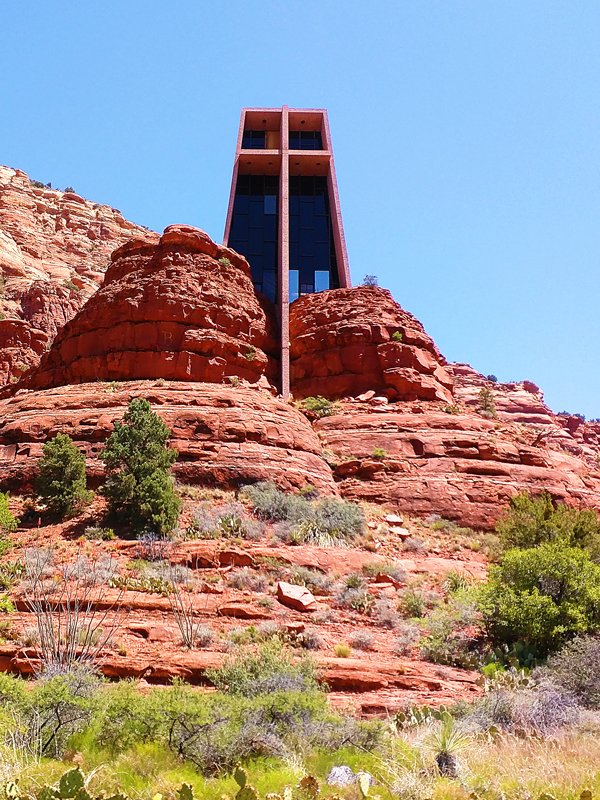 A day of Hiking in Sedona, Arizona - where to stop and which trails to hike. 