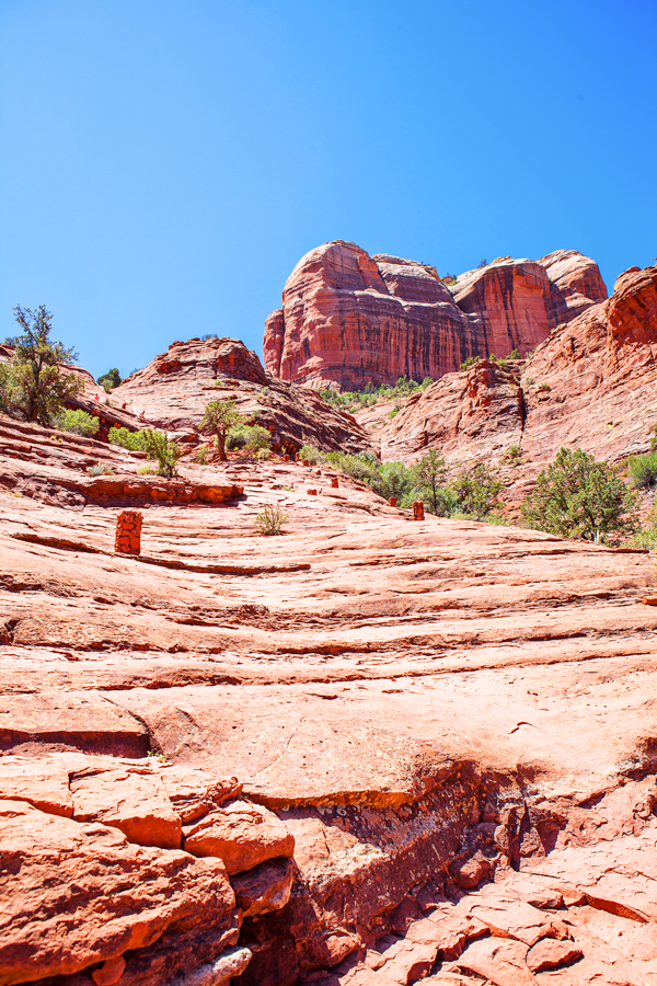 A day of Hiking in Sedona, Arizona - where to stop and which trails to hike. 