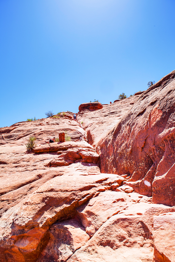 A day of Hiking in Sedona, Arizona - where to stop and which trails to hike. 