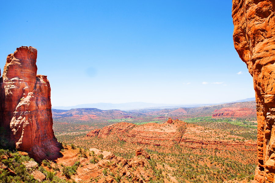 A day of Hiking in Sedona, Arizona - where to stop and which trails to hike. 