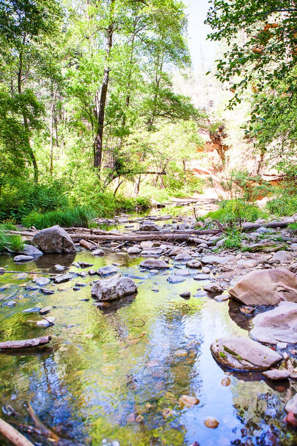 A day of Hiking in Sedona, Arizona - where to stop and which trails to hike. 