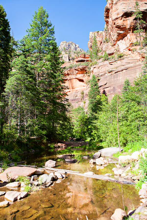 A day of Hiking in Sedona, Arizona - where to stop and which trails to hike. 