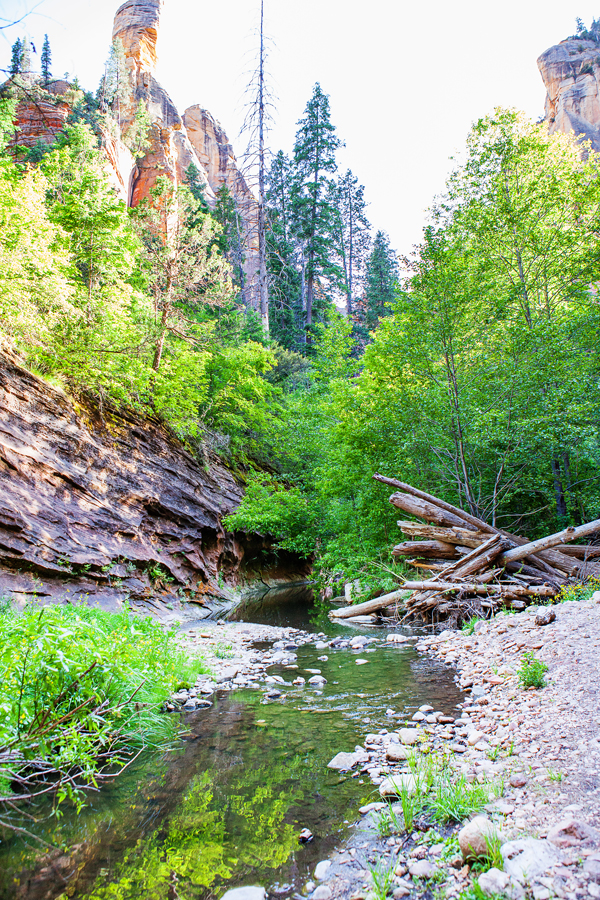 A day of Hiking in Sedona, Arizona - where to stop and which trails to hike. 