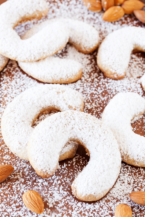 An almond-flavored shortbread cookie dusted with powdered sugar, Dorie Greenspan’s Almond Crescents are perfect for this holiday cookie season!