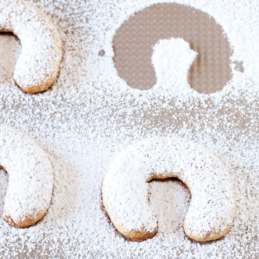 An almond-flavored shortbread cookie dusted with powdered sugar, Dorie Greenspan’s Almond Crescents are perfect for this holiday cookie season!