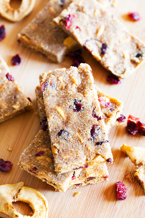 Pumpkin, apples, and cranberries, these Fall Harvest Snack Bars have all the best flavors of Fall.