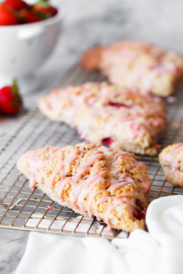 Strawberry scones cooling on a cooling rack. 